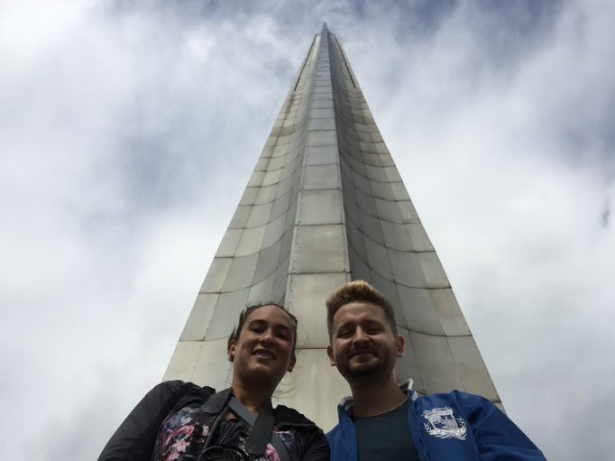 selfie with this monumental war memorial 