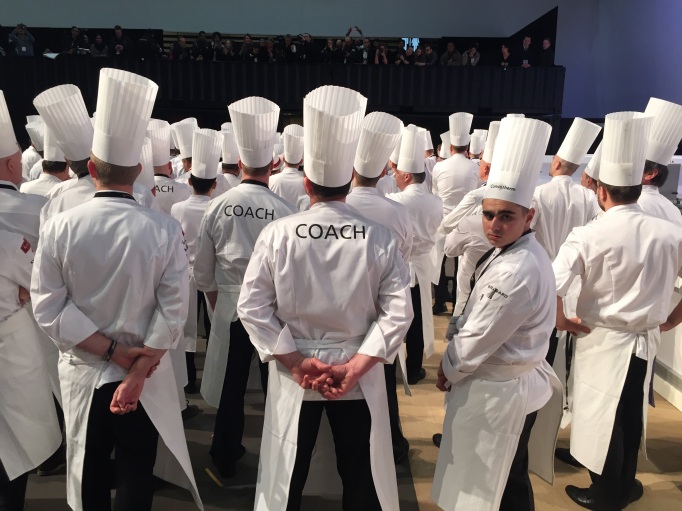The French commis looking back